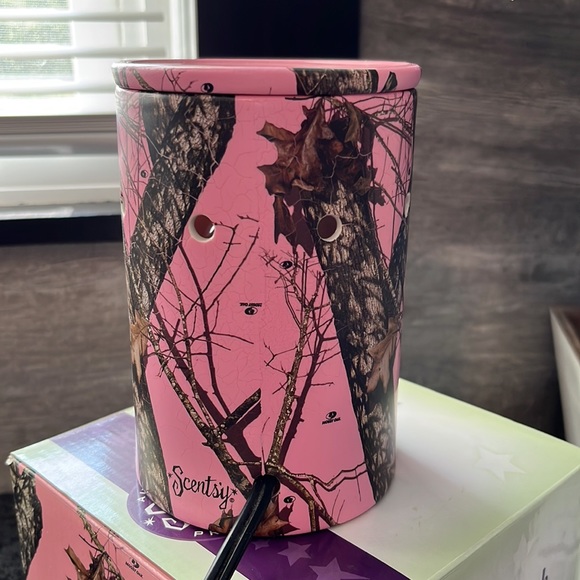 EUC Scentsy Mossy Oak Break-Up Pink - Picture 4 of 6